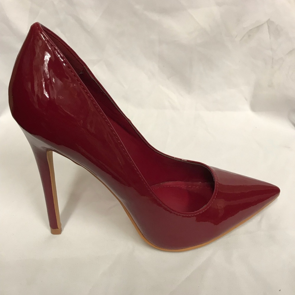 New 4.5 inches pointed heels in  burgundy patent